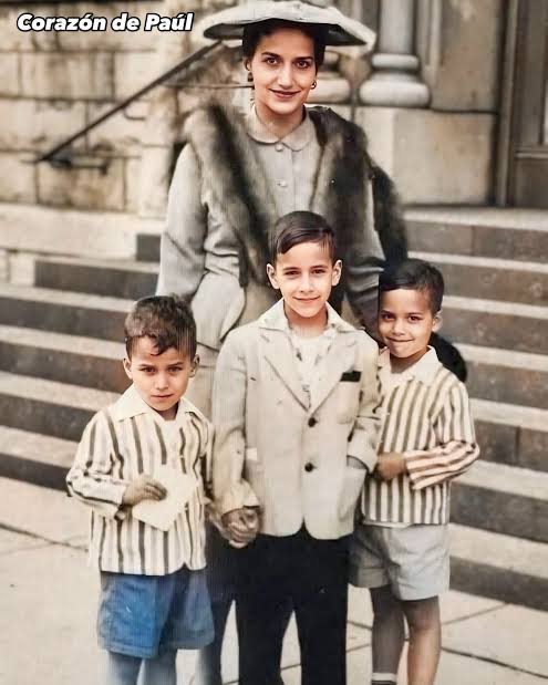 La mamá del Papa León XIV con sus tres hijos.