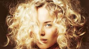 Ob natürlich oder aufgedreht, locken bobs wirken immer lebendig, wild und verführerisch. Locken Bob Das Ist Der Perfekte Schnitt Fur Lockenkopfe Brigitte De