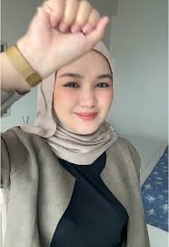 Inspirasi OOTD Berhijab untuk Tampil Stylish