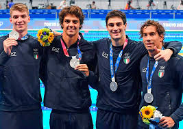 Lorenzo zazzeri (firenze, 9 agosto 1994) è un nuotatore italiano biografia. Lzdegazreqak M