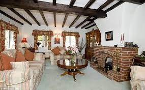 Is This The Prettiest Cottage In England Dream Home With Remarkable Sea Views And All Yours For 3million Buy My House Cottages England Cottage Design