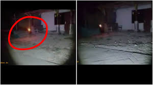 Entah apa itu bola api , tapi aku memang cucunya. Viral Bola Api Melayang Di Depan Rumah Warga Bikin Merinding Kumparan Com