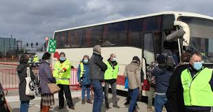 Het eerste echte vaccinatiecentrum komt er volgende week uiteindelijk dan toch. Vaccinatiecentrum Spoor Oost Gesloten Door Stormweer Pendelbussen Brengen Mensen Naar Lotto Arena Antwerpen Pzc Nl