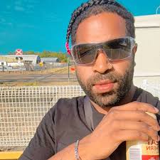 Stream Fauid Lye music