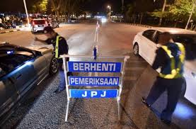 Ubah suai jenama kenderaan satu kesalahan. Saman Rm10 Juta Aku Boleh Bayar Lelaki Tengking Anggota Jpj Mykmu Net