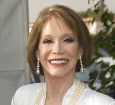 Mary Tyler Moore Honored With 2011 Screen Actors Guild Life Achievement  Award