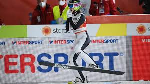 Nachdem die „raw air bei den damen zu zwei dritteln schon ohne zuschauer stattfand, trifft es nun auch die „blue bird in russland. Wm Oberstdorf Osv Wittert Nach Viertem Platz Von Marita Kramer Betrug Sauerei Manipulation Eurosport
