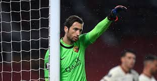 Roger fernandes er en portugesisk fodboldspiller, som blev født den 21. Manchester United 6 Roma 2 Player Ratings Chiesa Di Totti