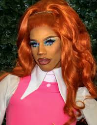 Naomi Small's Instagram, Twitter & Facebook