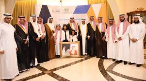 وأما رواية محمد بن يحيى بن سعيد القطان (وهو السند الثالث للبخاري) فوصلها الطبراني في الاوسط من طريق أبي بكر الاعين عن محمد بن يحيى المذكور بالسند المذكور الى ابن عمر قال. Ø§Ù„Ø£Ù…ÙŠØ± Ø³Ø¹ÙˆØ¯ Ø¨Ù† Ù†Ø§ÙŠÙ ÙŠØ±Ø¹Ù‰ ØªÙˆÙ‚ÙŠØ¹ Ø§ØªÙØ§Ù‚ÙŠØ© Ø¨ÙŠÙ† ØµÙ†Ø¯ÙˆÙ‚ Ù…ÙˆØ¸ÙÙŠ Ø³Ø§Ø¨Ùƒ Ø§Ù„Ø®ÙŠØ±ÙŠ Ø¨Ø± ÙˆØ¬Ù…Ø¹ÙŠØ© ÙƒÙ†Ù Ø§Ù„Ø®ÙŠØ±ÙŠØ© Ù„ØªØ£Ù…ÙŠÙ† Ø§Ù„Ø¹Ù„Ø§Ø¬ Ø§Ù„Ø·Ø¨ÙŠ Ù„Ù„Ø£ÙŠØªØ§Ù… ÙˆØ£Ù…Ù‡Ø§ØªÙ‡Ù… ØµØ­ÙŠÙØ© Ø§Ù„Ù…Ù†Ø§Ø·Ù‚ Ø§Ù„Ø³Ø¹ÙˆØ¯ÙŠØ©ØµØ­ÙŠÙØ© Ø§Ù„Ù…Ù†Ø§Ø·Ù‚ Ø§Ù„Ø³Ø¹ÙˆØ¯ÙŠØ©
