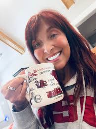 Hi everyone... hope everyone enjoying their week and this weather. Picked  me up these mugs this weekend. Going to enjoy the rest of my holiday week.  🍵☺️❤