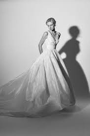 Carolina hat ein künstlerisches auge und sie weiß genau, was die frau von heute für ihre hochzeit möchte. Brautmode Fur Schlanke Frauen Tolle Inspirationen Fur Ihre Traumhochzeit Brautkleid Prinzessin Kleid Hochzeit Brautkleid