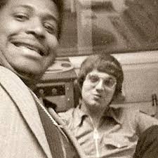 How to wear apple watch crown?