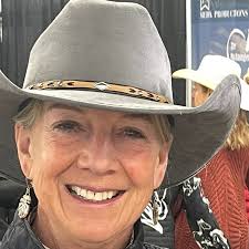 How to train a mustang to lead without bolting?