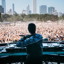 Il aura suffit de trois éditions pour que l'étape française du plus grand festival itinérant du monde ne devienne un événement estival incontournable à paris, attirant des fans venant de france et du monde entier. Miss Out On Lollapalooza 2020 Check Out Some Of The Best Sets From Last Weekend S Livestream Edm Com The Latest Electronic Dance Music News Reviews Artists