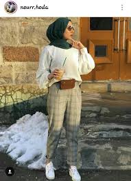 Selain itu gaya kerudung yang di gunakan sangat bagus dan dapat menambah nilai kharisma wanita. N Somaya Gaya Model Pakaian Gaya Busana Model Pakaian Remaja