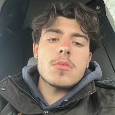 I don't think anyone noticed but this Mariah Carey emote plays for 5  minutes and 35 seconds in the Lobby! 😮 Fortnite