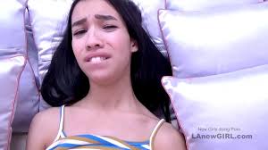 Hot 19yo babe fucked by fake agent at modeling audition - XNXX.COM