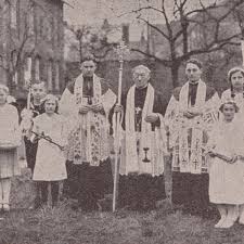 An diesem tag gedenken christen der triumphalen ankunft jesu in jerusalem, bei der er von der bevölkerung mit. Palmsonntag Anno Dazumal Marsberg