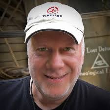 Geoffrey Holliday's Instagram, Twitter & Facebook