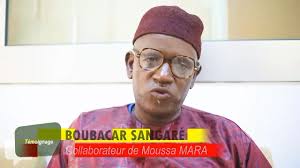 Dons de Moussa MARA aux femmes de Tousseguela à Kolondieba: A la suite de  ses déplacements à l'intérieur du pays, Moussa MARA a fait dons de  matériels d'électrification de la chambre de