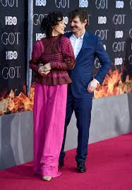 Il est ensuite révélé au grand public avec son rôle dans narcos. Pedro Pascal Indira Varma Pedro Pascal And Indira Varma Photos Zimbio