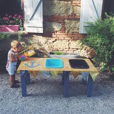 diy une table d activites sable eau milk and fabric table bac a sable carre de sable bac sensoriel