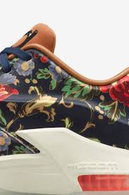 The kd 7 floral upper is a floral print in a premium satin finish. Nike Kd 7 Ext Floral Release Date Nike Snkrs