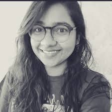 Stephanie Hoeppner's Instagram, Twitter & Facebook