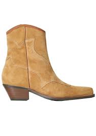 Shop the best men's casual dress shoes which can be worn at smart casual or more formal events here! Shoe The Bear Arietta Western Suede Boot Camel