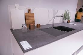 Pin Von Mairi Nilson Auf Housebuilding Arbeitsplatte Grau Kuche Weiss Grau Arbeitsplatte Kuche