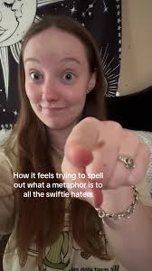 erin (@peanutbuttajellytime)