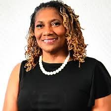 Kristi Crowe's Instagram, Twitter & Facebook