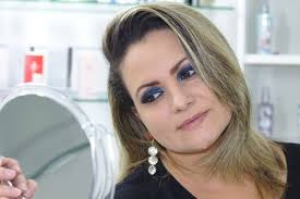 Leiden sie an einem blauen auge und möchten wissen wie sie es am schnellsten loswerden? Im Trend Auffalliges Augen Make Up In Blau Beauty Tipps Net