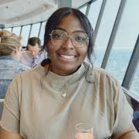 Selena Henderson's Instagram, Twitter & Facebook