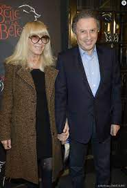 Avec sa femme dany saval, michel drucker possède une superbe propriété à eygalières dans les alpilles (provence). Michel Drucker 43 Ans De Bonheur Avec Son Epouse Dany Saval Terrafemina
