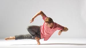 This is the reason that choreography is eccentric and the most important aspect of contemporary dance. Contemporary Dance Theatre Kommt Nach Europa