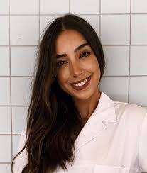 Barbara Marques's Instagram, Twitter & Facebook