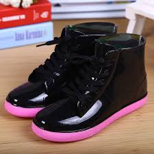 Maybe you would like to learn more about one of these? Mode Nouveaute Bottes De Pluie Colorees Chaussures Plates Impermeables Femme Pluie Femme Fleur D Eau En Caoutchouc Bottines Sans Lacet Botas Aliexpress