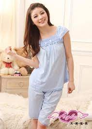 Goyang tante bohay pakai baju tidur transparan. Wanita Cantik Pakai Baju Tidur
