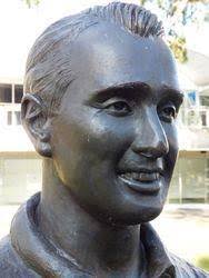 Monuments and Memorials within Australia to individual people involved in  sporting activities