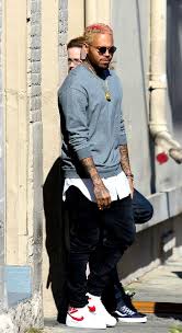 Black And Brown Outfits Guys Pin By Gee On B R E E Z Y Chris Brown Outfits Chris Brown Style Chris Brown And Royalty