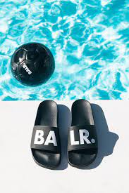 新登場 balr から夏に向けてマストで欲しいシャワーサンダルが先行予約開始 サッカー サッカーボール メンズファッションスタイル