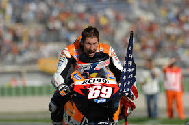 Nicky hayden won the 2006 moto gp championship in valencia. The Back Story Behind The American Flag That Hayden Carried On His 2006 Motogp Championship Victory Lap Cycle World