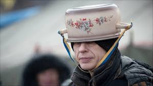 В Сибири мужчина просверлил себе череп дрелью и вставил чип, который якобы  помогает контролировать сны. Об этом экспериментатор..