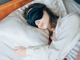 Hand wash cold with mild detergent and line dry. How To Wash A Silk Pillowcase