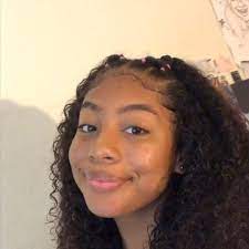 Jennafer On Instagram Rubber Bands Half Up Half Down Crisscross Edges Rubberbandh Medium Curly Hair Styles Curly Hair Styles Naturally Curly Hair Tips