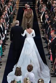 Prinzessin eugenie (28) will an ihrem hochzeitstag vor aller welt zu ihren makeln stehen! So Schon Strahlte Eugenie In Ihrem Zweiten Hochzeitskleid Kurier At