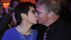 Dieser schritt hat offenbar auch die parteispitze überrascht: Annegret Kramp Karrenbauer So Lebt Die Cdu Kandidatin Ganz Privat
