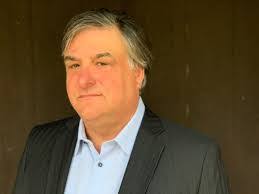 Mike Hoey's Instagram, Twitter & Facebook